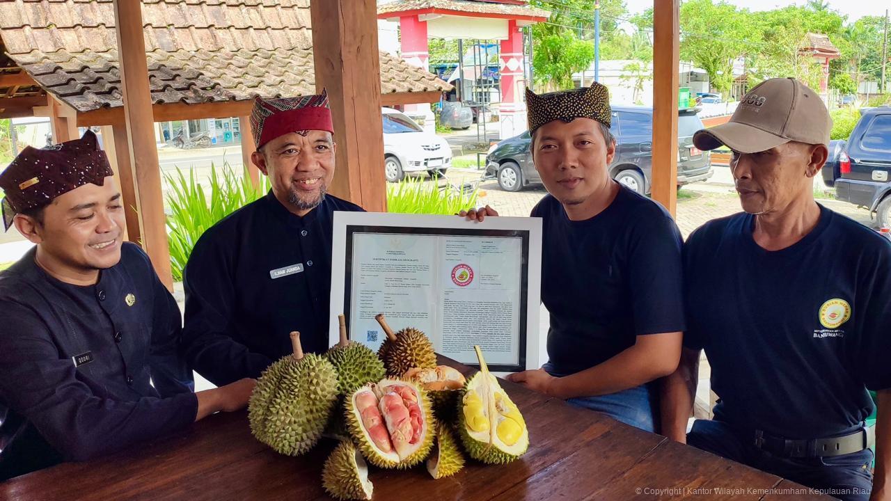 Durian_merah_banyuwangi-01.jpeg