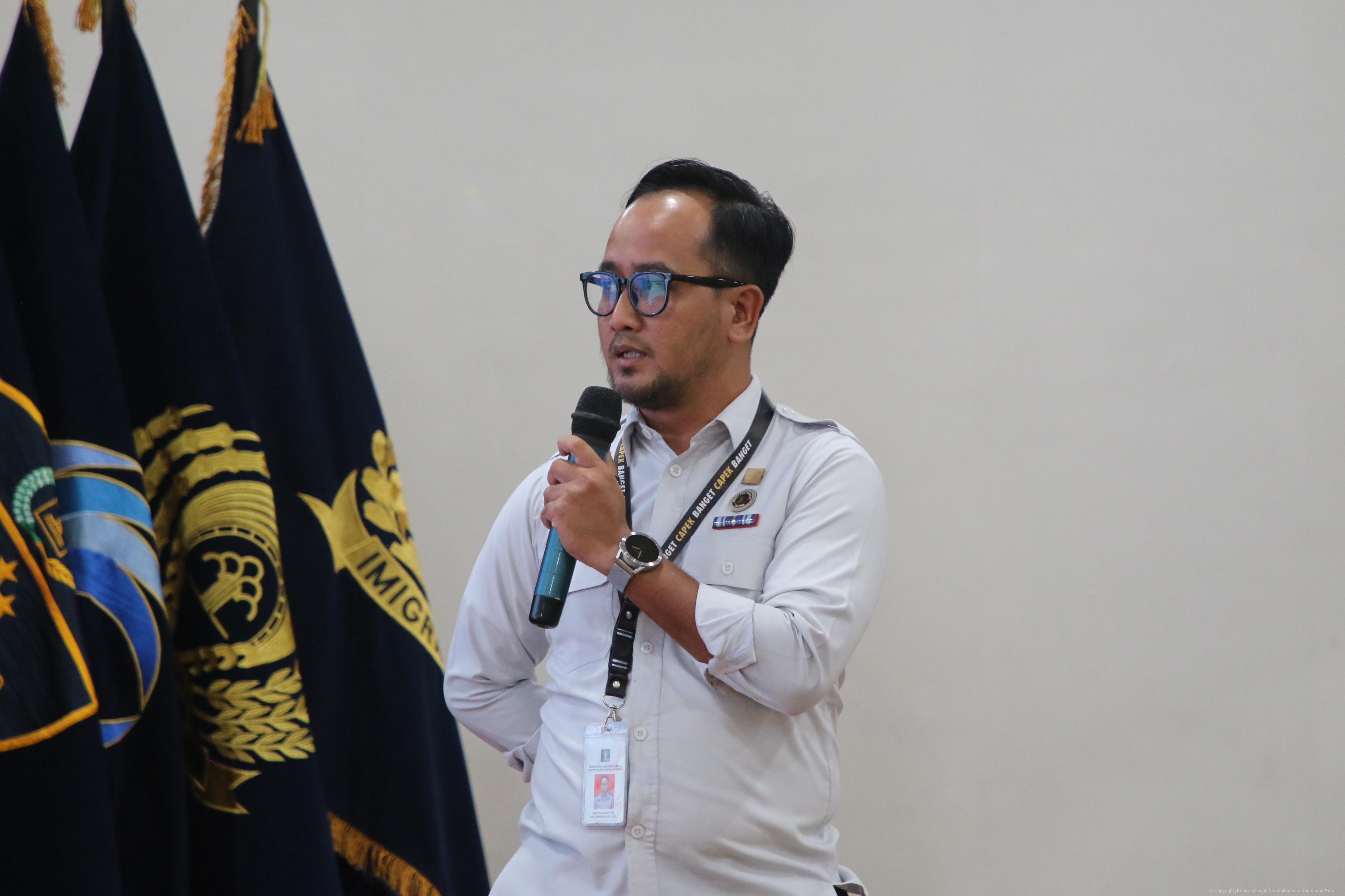 Kanwil Kemenkum Kepri Kupas Tuntas Aturan Perkawinan PNS Pada Acara “Rabu BERANI”