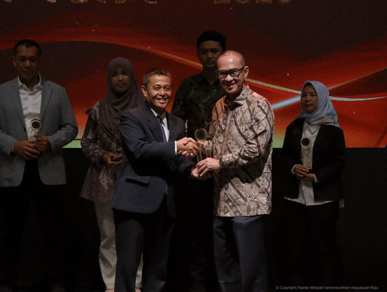 Kementerian Hukum Raih Dua Gold pada PR INDONESIA Awards