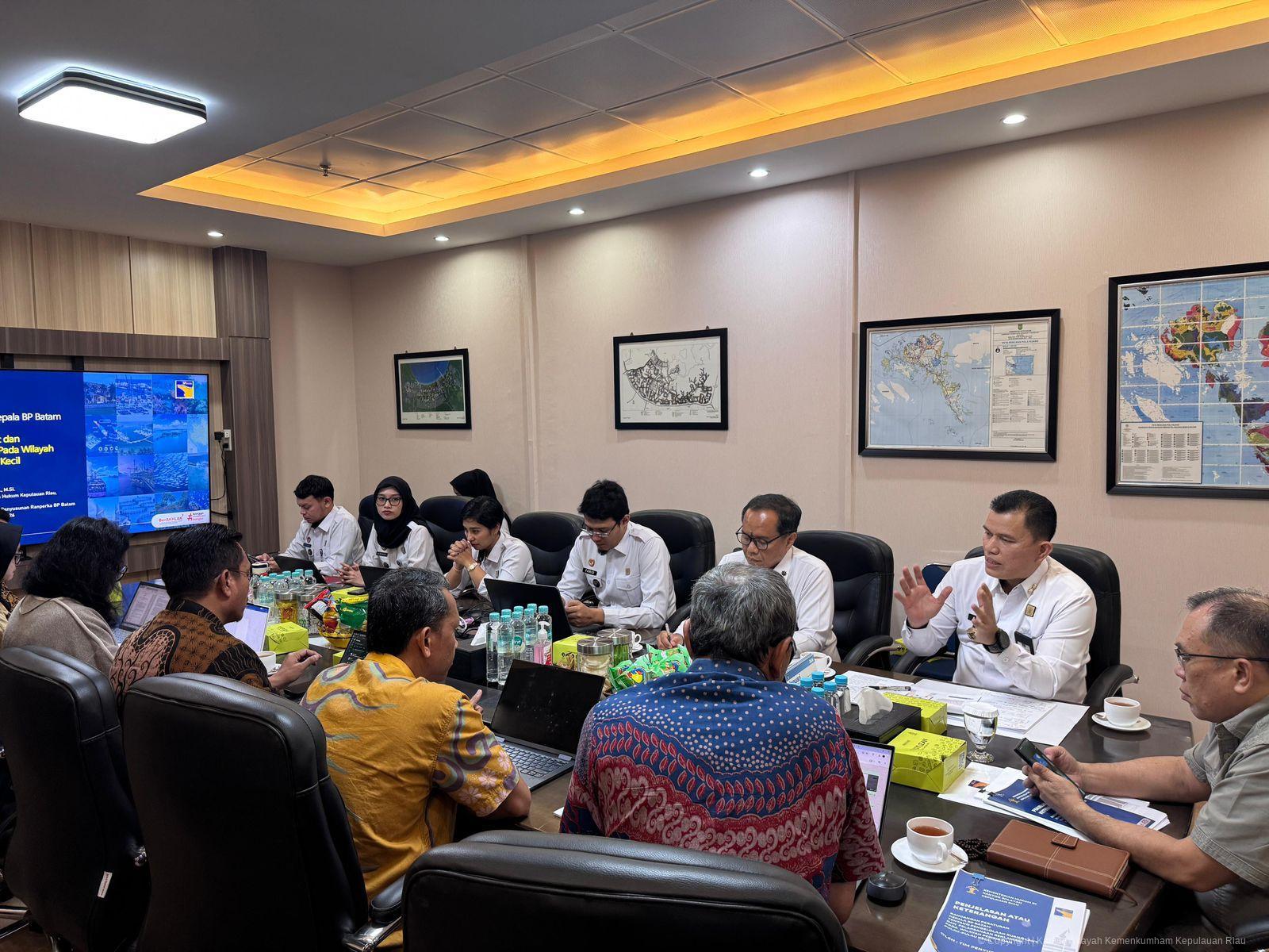 Perkuat Kepastian Hukum di Batam, Kanwil Kemenkum Kepri dan BP Batam Finalisasi Aturan Pengelolaan Ruang Laut dan Reklamasi