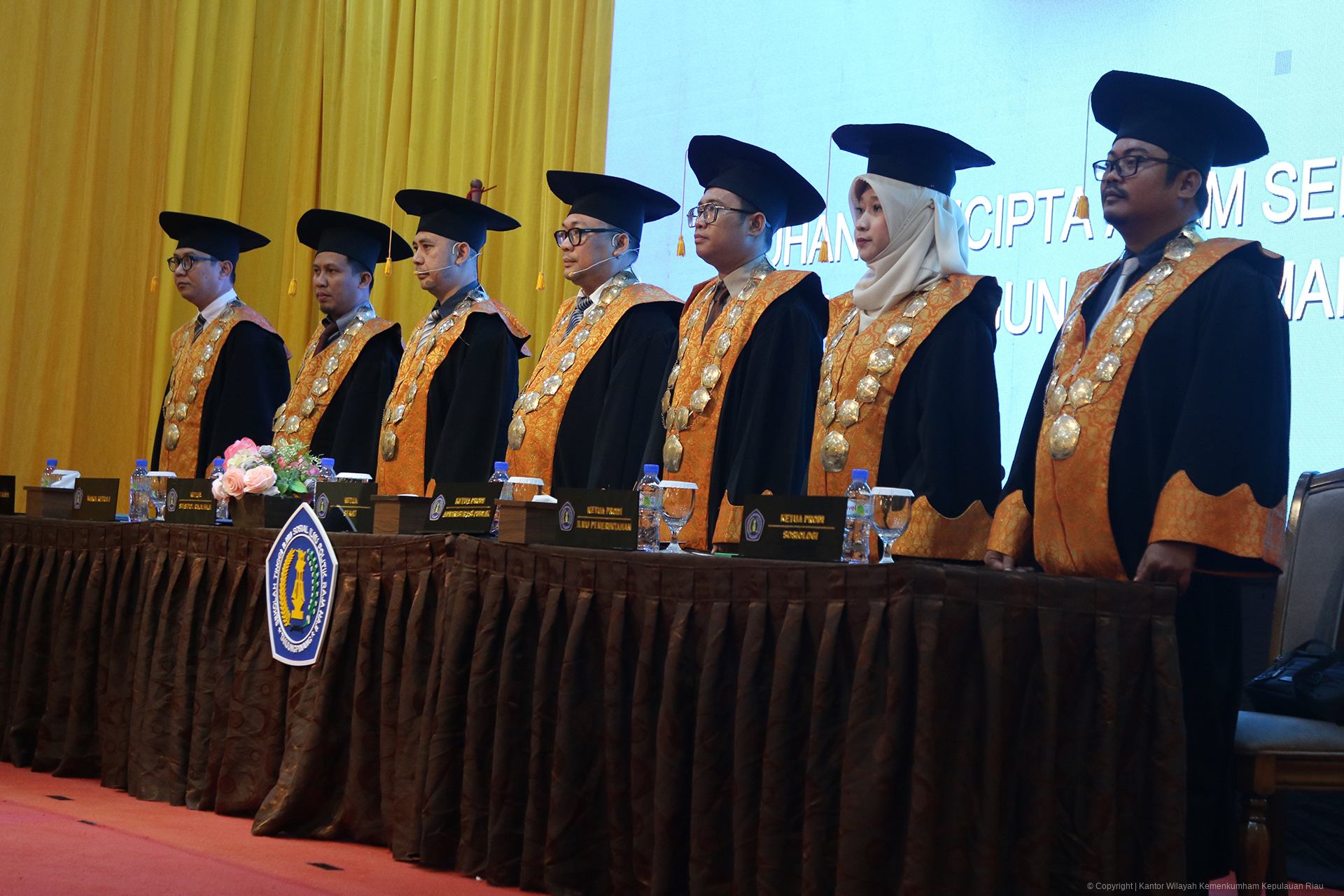 wisuda-Stisipol_01.png